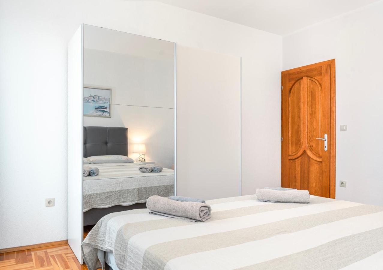 Apartments Plavi Biser Sibenik Bagian luar foto
