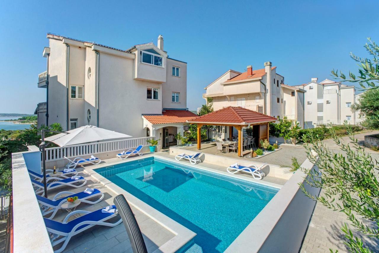Apartments Plavi Biser Sibenik Bagian luar foto
