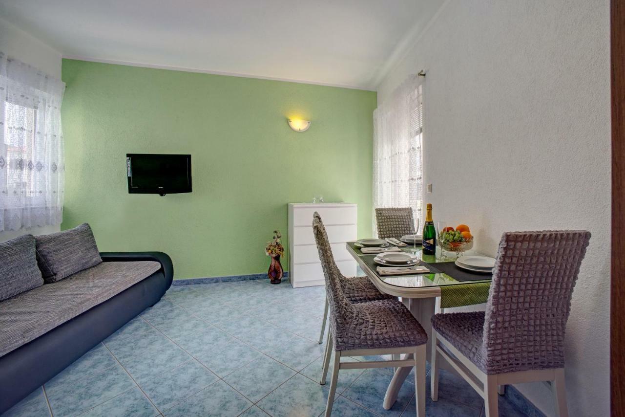 Apartments Plavi Biser Sibenik Bagian luar foto