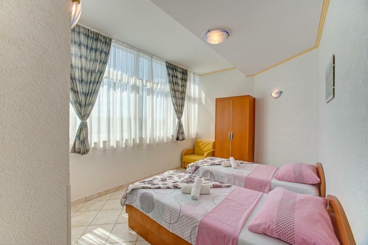 Apartments Plavi Biser Sibenik Bagian luar foto